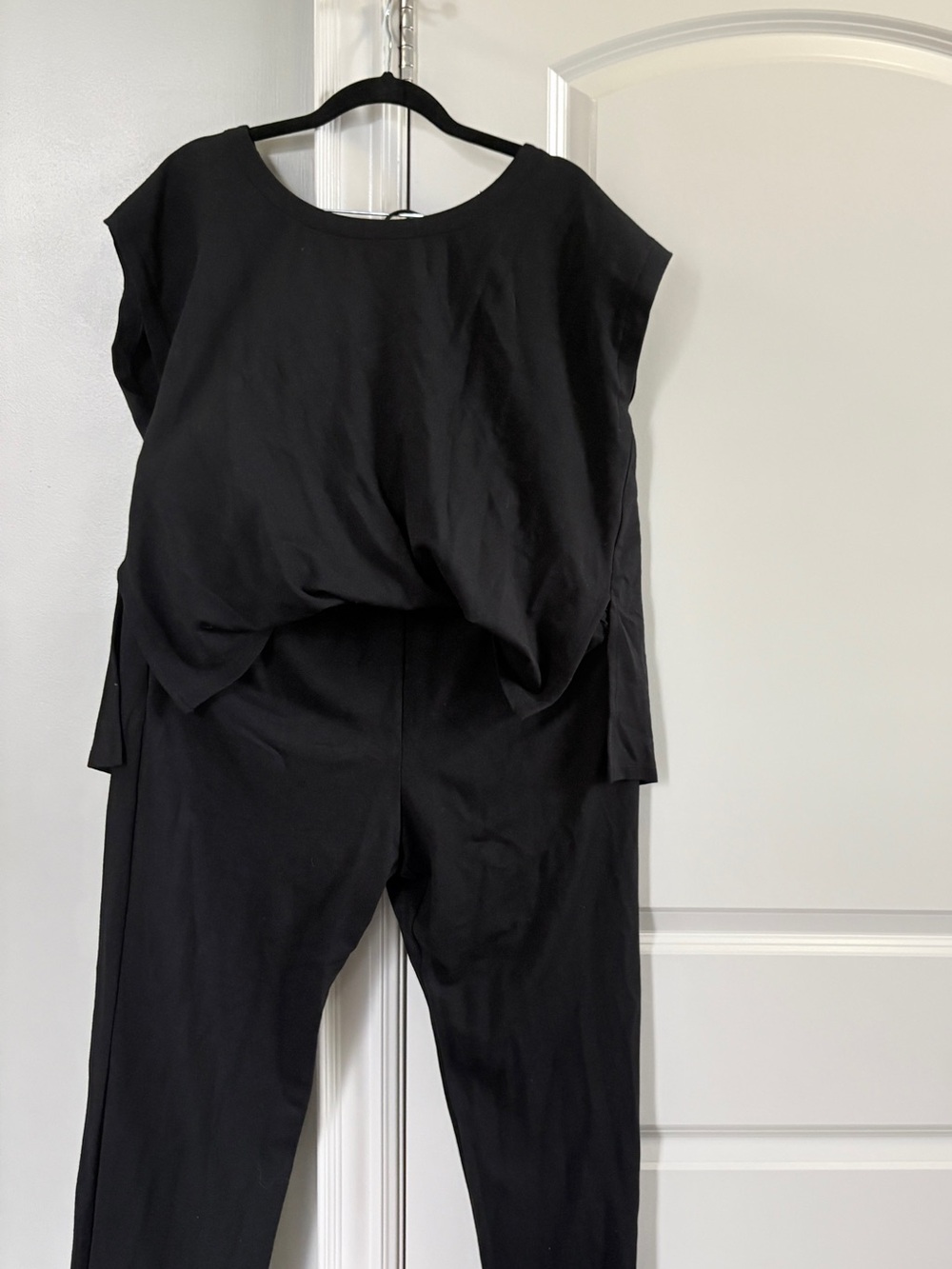 SALE! CAbi 💫 EUC Spring 2025, Black Easy Going Jumpsuit, Size M